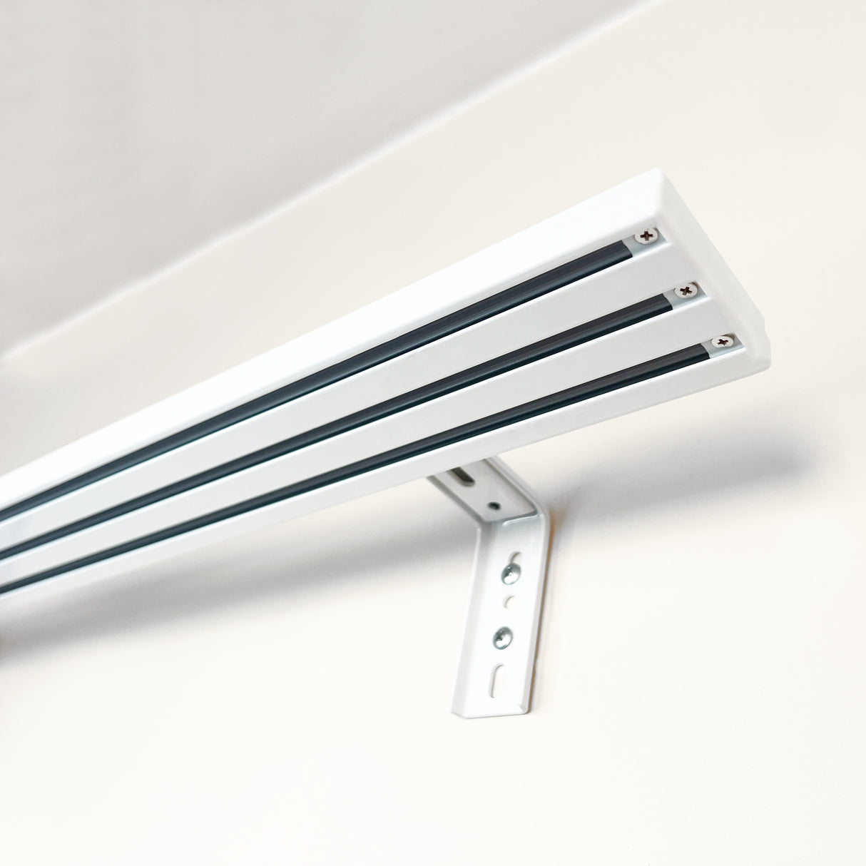 3-Binari delle Tende a Pannello acquistare 3-Binari delle Tende a Pannello — Foto