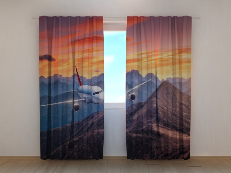 Foto Tende Aeroplano sopra le Montagne acquistare Foto Tende Aeroplano sopra le Montagne — Foto