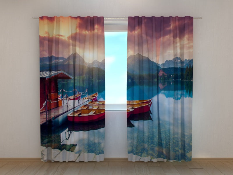 Foto Tende Barche vicino al Pontile acquistare Foto Tende Barche vicino al Pontile — Foto