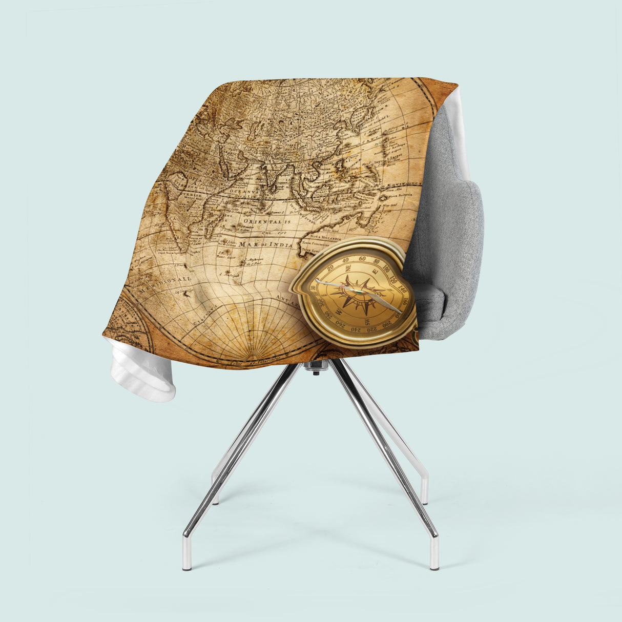 Coperta in Flanella Vecchia Bussola su Mappa acquistare Coperta in Flanella Vecchia Bussola su Mappa — Foto