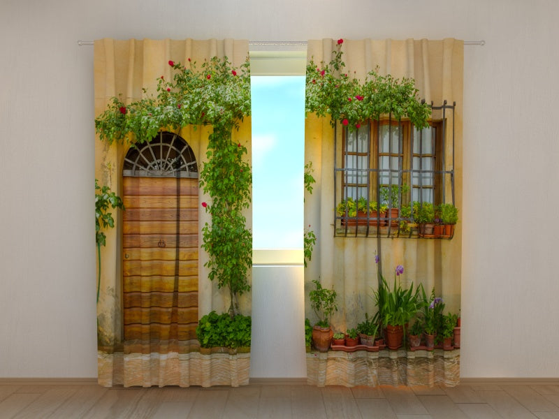 Foto Tende Fiori alla Porta acquistare Foto Tende Fiori alla Porta — Foto