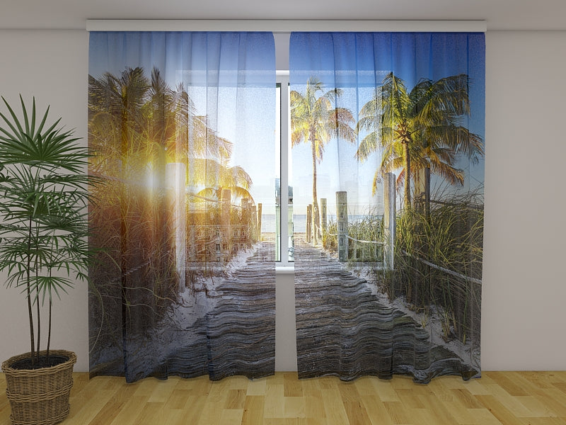 Foto Tende Sentiero di Legno alla Spiaggia al Tramonto acquistare Foto Tende Sentiero di Legno alla Spiaggia al Tramonto — Foto