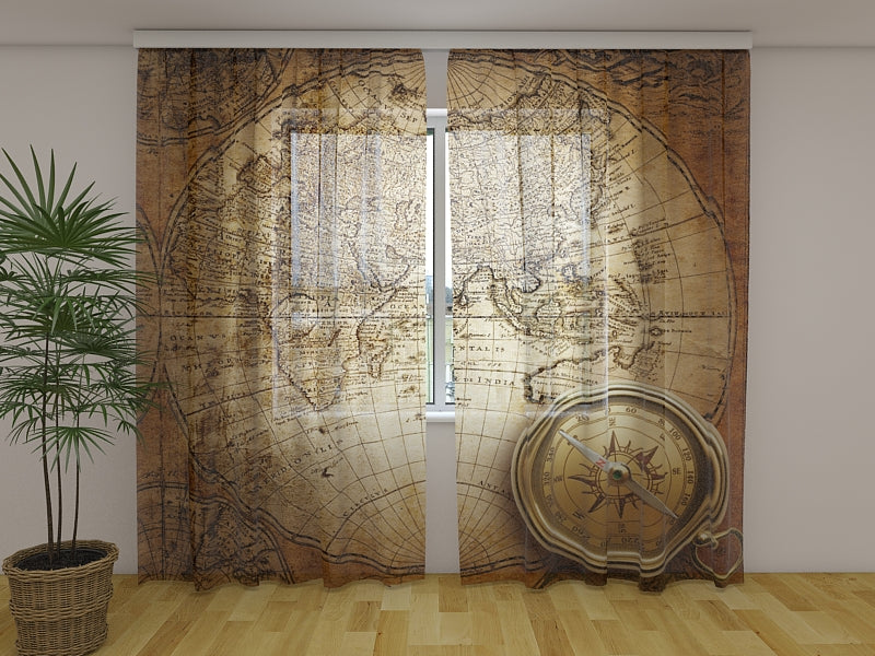 Foto Tende Vecchia Bussola su Mappa acquistare Foto Tende Vecchia Bussola su Mappa — Foto