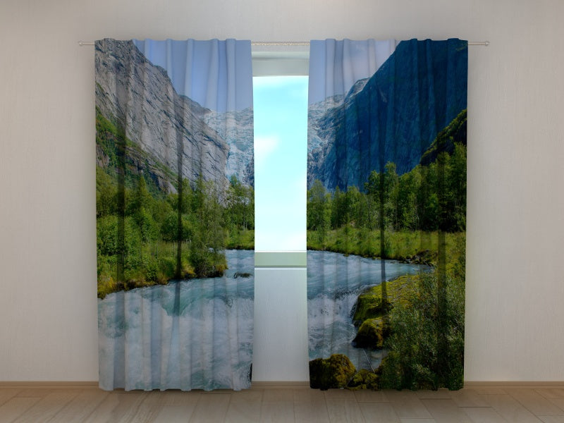 Foto Tende Acqua Ghiacciata dal Ghiacciaio Norvegese acquistare Foto Tende Acqua Ghiacciata dal Ghiacciaio Norvegese — Foto