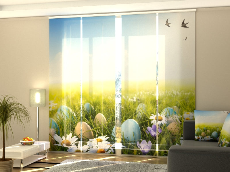 Set di 4 Tende a Pannello Uova di Pasqua sul Campo di Fiori acquistare Set di 4 Tende a Pannello Uova di Pasqua sul Campo di Fiori — Foto