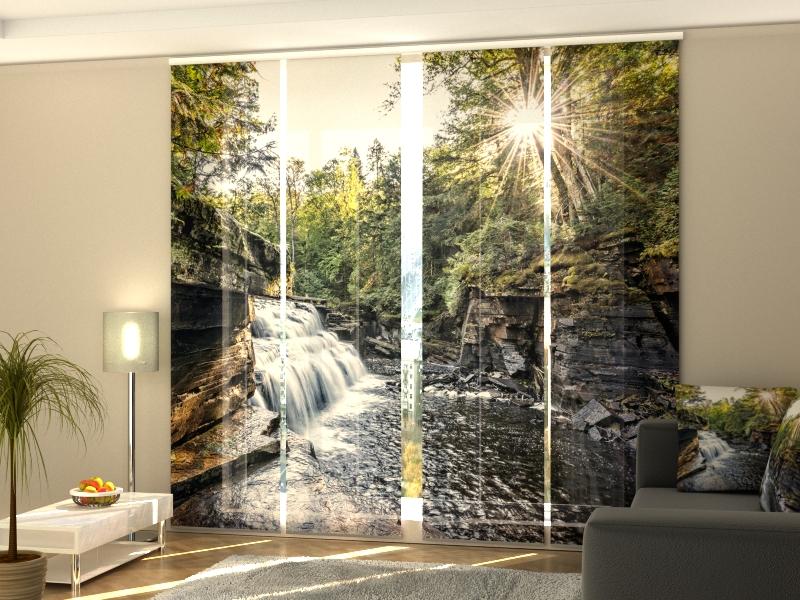 Set di 4 Tende a Pannello Acqua Primaverile di Montagna acquistare Set di 4 Tende a Pannello Acqua Primaverile di Montagna — Foto