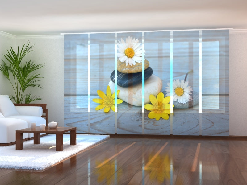 Set di 6 Tende a Pannello Camomille e Pietre acquistare Set di 6 Tende a Pannello Camomille e Pietre — Foto