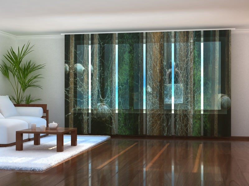 Set di 6 Tende a Pannello Ragnatela su una Vecchia Serratura acquistare Set di 6 Tende a Pannello Ragnatela su una Vecchia Serratura — Foto