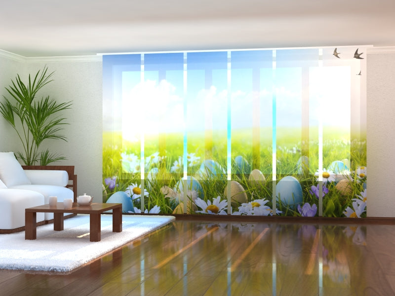 Set di 6 Tende a Pannello Uova di Pasqua sul Campo di Fiori acquistare Set di 6 Tende a Pannello Uova di Pasqua sul Campo di Fiori — Foto