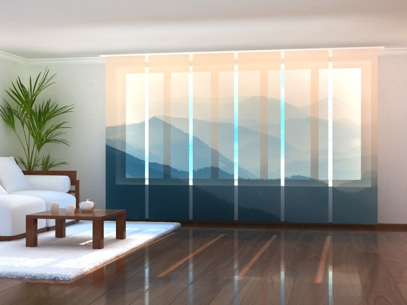 Set di 6 Tende a Pannello Nebbia nelle Montagne acquistare Set di 6 Tende a Pannello Nebbia nelle Montagne — Foto