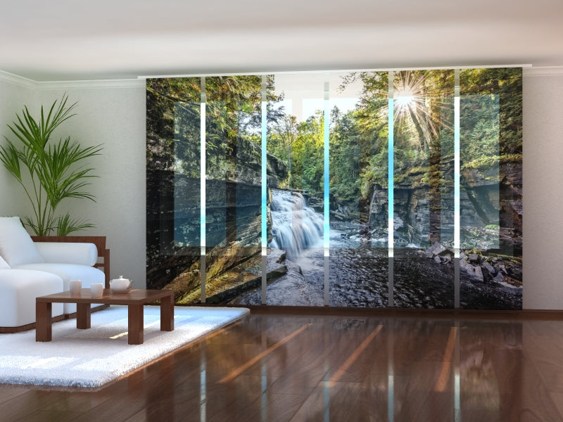 Set di 6 Tende a Pannello Acqua Primaverile di Montagna acquistare Set di 6 Tende a Pannello Acqua Primaverile di Montagna — Foto