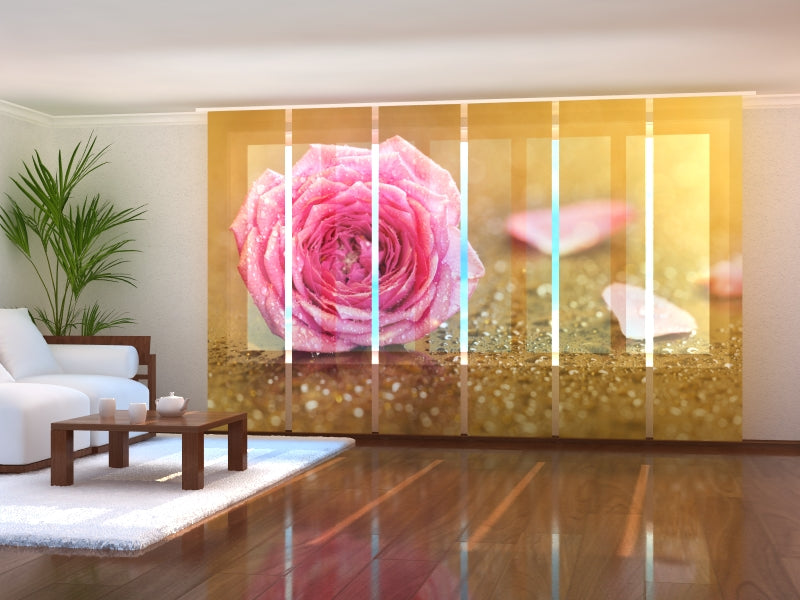 Set di 6 Tende a Pannello Fiore Rosa Rosa su Oro acquistare Set di 6 Tende a Pannello Fiore Rosa Rosa su Oro — Foto