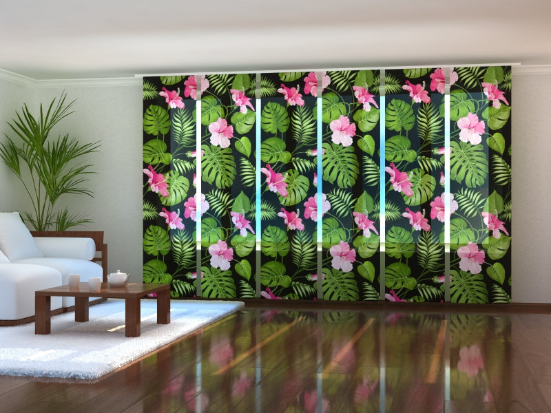 Set di 6 Tende a Pannello Fiori Tropicali su Fondo Nero acquistare Set di 6 Tende a Pannello Fiori Tropicali su Fondo Nero — Foto