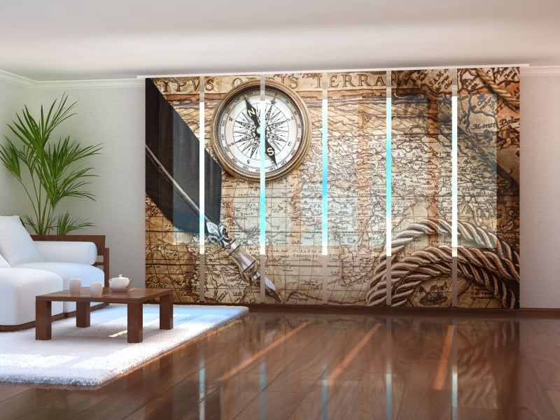 Set di 6 Tende a Pannello Mappa Vintage con Bussola acquistare Set di 6 Tende a Pannello Mappa Vintage con Bussola — Foto