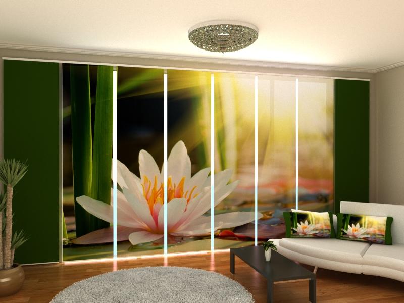 Set di 8 Tende a Pannello Grande Giglio acquistare Set di 8 Tende a Pannello Grande Giglio — Foto