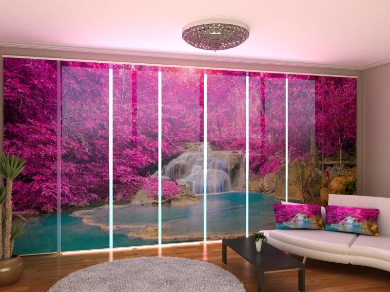 Set di 8 Tende a Pannello Colore Rosso Lampone della Cascata acquistare Set di 8 Tende a Pannello Colore Rosso Lampone della Cascata — Foto