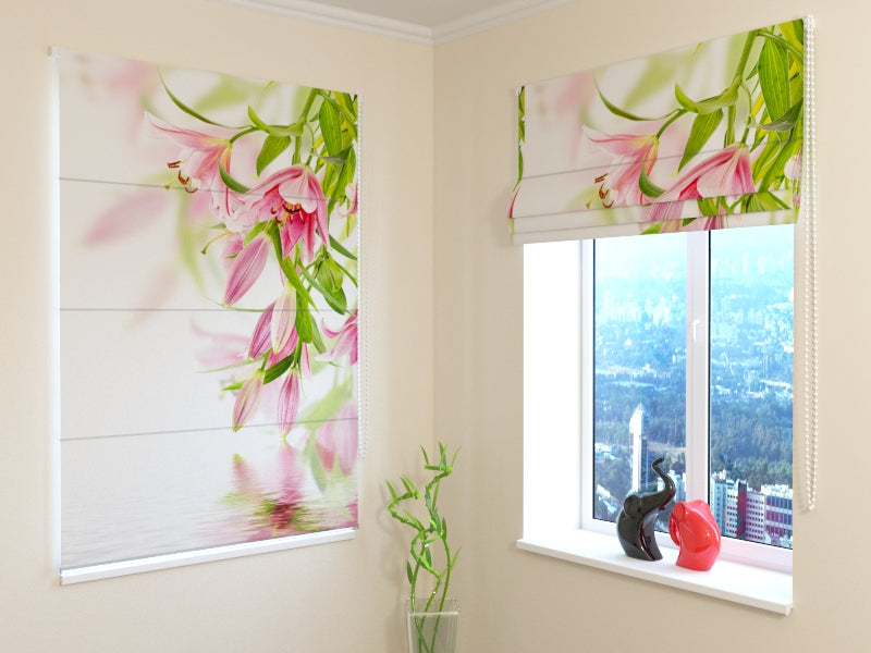 Tende a Pacchetto Gigli Rosa acquistare Tende a Pacchetto Gigli Rosa — Foto