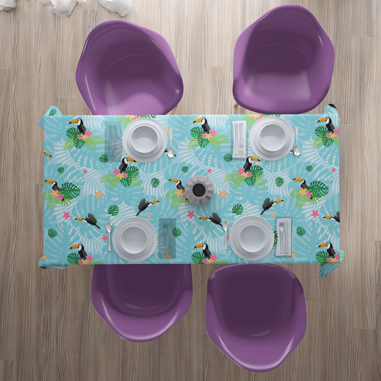 Tovaglia Tucano con Foglie Tropicali acquistare Tovaglia Tucano con Foglie Tropicali — Foto