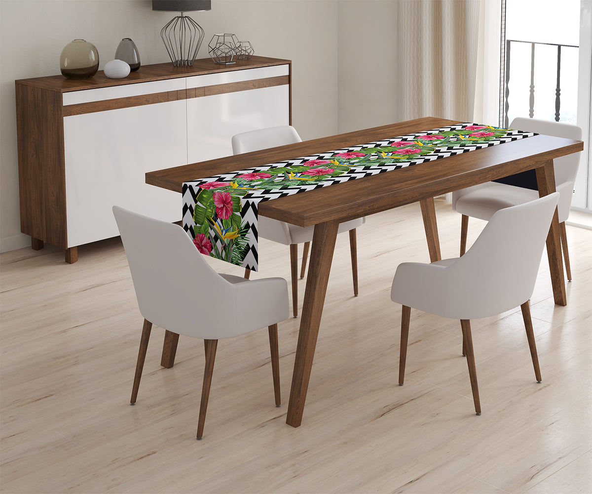 Tappeto Runner da Tavola Foglie Tropicali e Fiori di Ibisco acquistare Tappeto Runner da Tavola Foglie Tropicali e Fiori di Ibisco — Foto