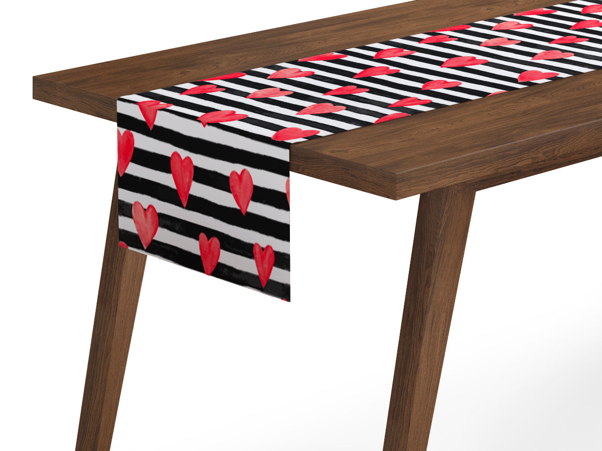 Tappeto Runner da Tavola Cuori dell'Acquerello acquistare Tappeto Runner da Tavola Cuori dell'Acquerello — Foto