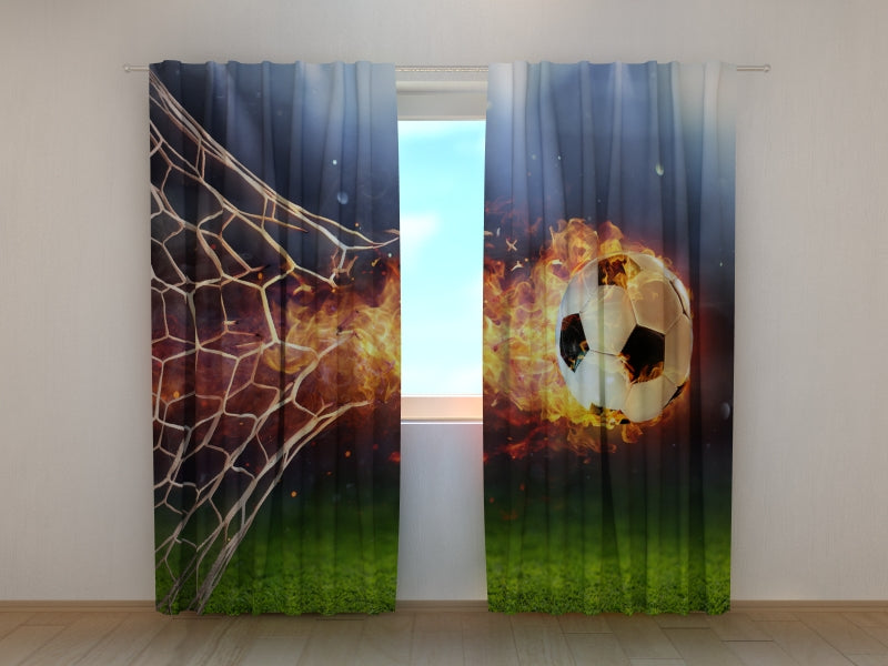 Foto Tende Pallone Da Calcio Ardente In Obiettivo — Foto